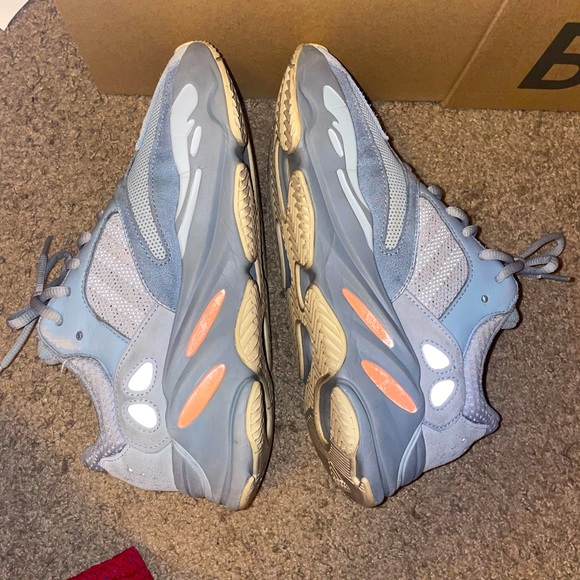 2019 YEEZY BOOST 700 INERTIA - Picture 3 of 9